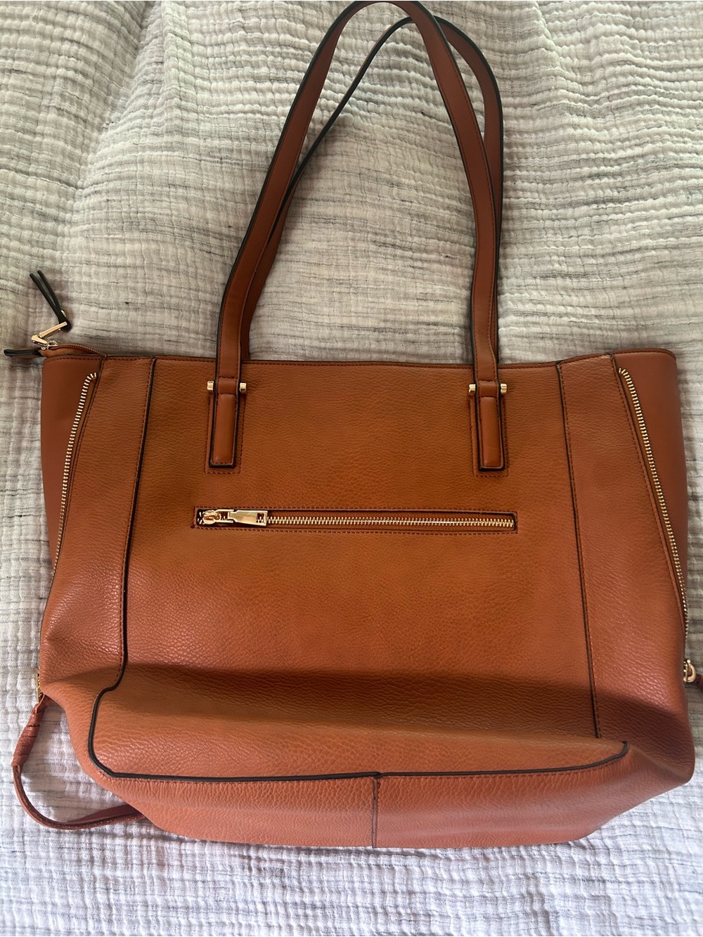 Poppy & Peonies Cognac vegan leather Tote with Gold Hardware - Picture 2 of 4